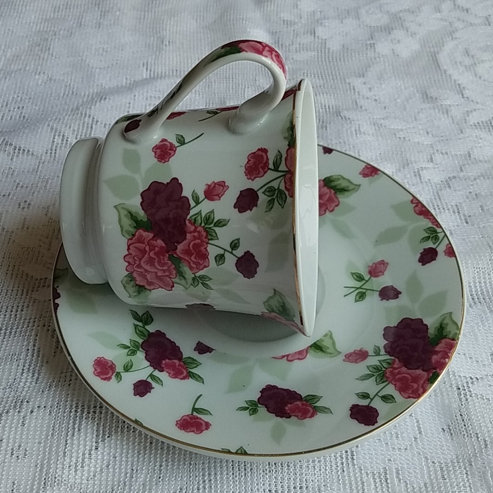 Teacup and Saucer Rose Gold Trim Bird Feeder